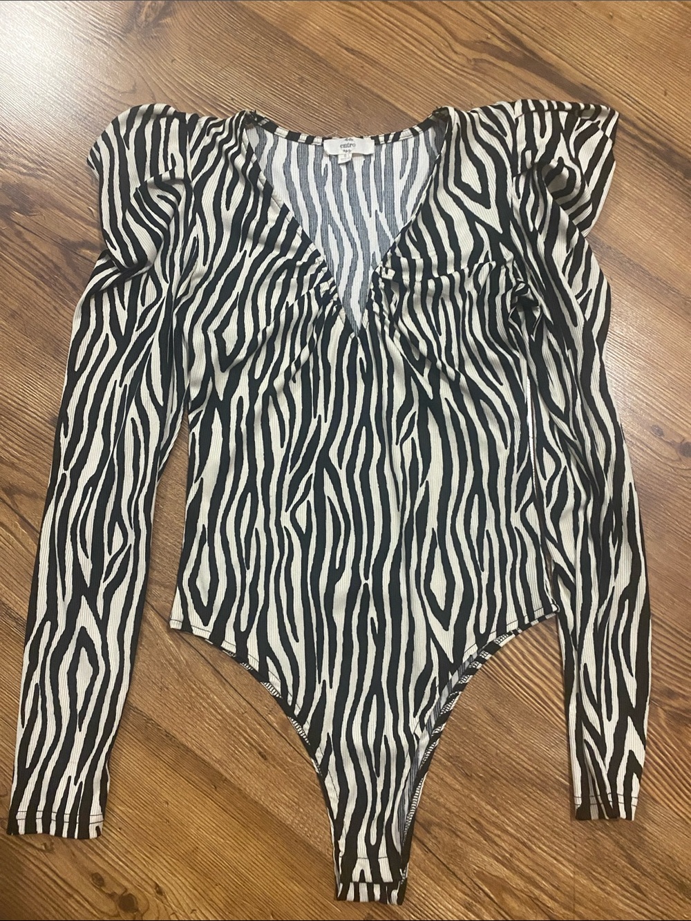 entro Black & White Zebra-Print Long-Sleeve Bodysuit
